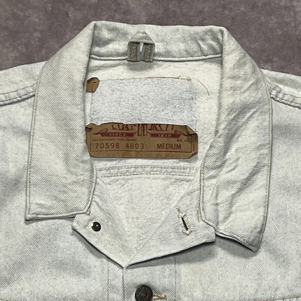 Vintage Levi's Jacket Men's Medium 70598 4803 Light Wash Oversized Made USA 90s